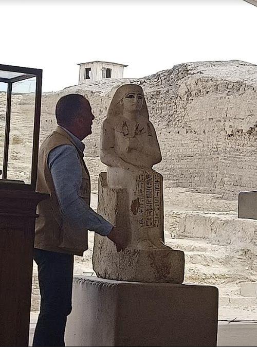 كاهن لمعبودة أجنبية ...حكاية «من خبر» مقبرة من العصر الحديث في سقارة