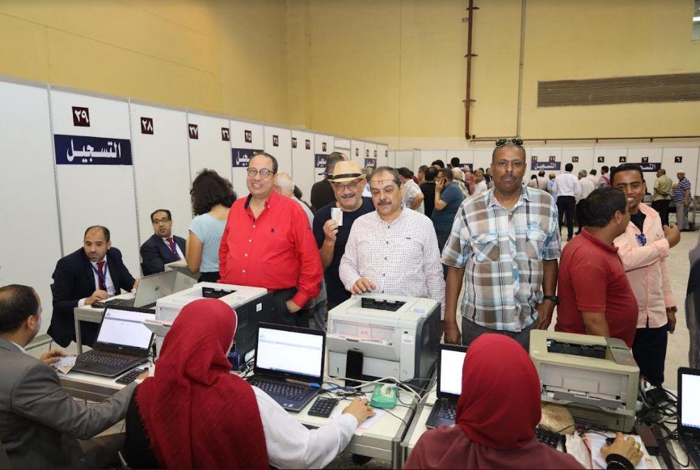 توافد عشرات المهندسين لسحب الثقة من النقيب