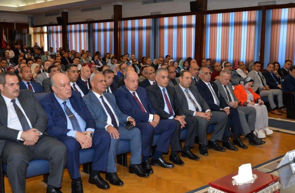  وزير الطيران المدنى 