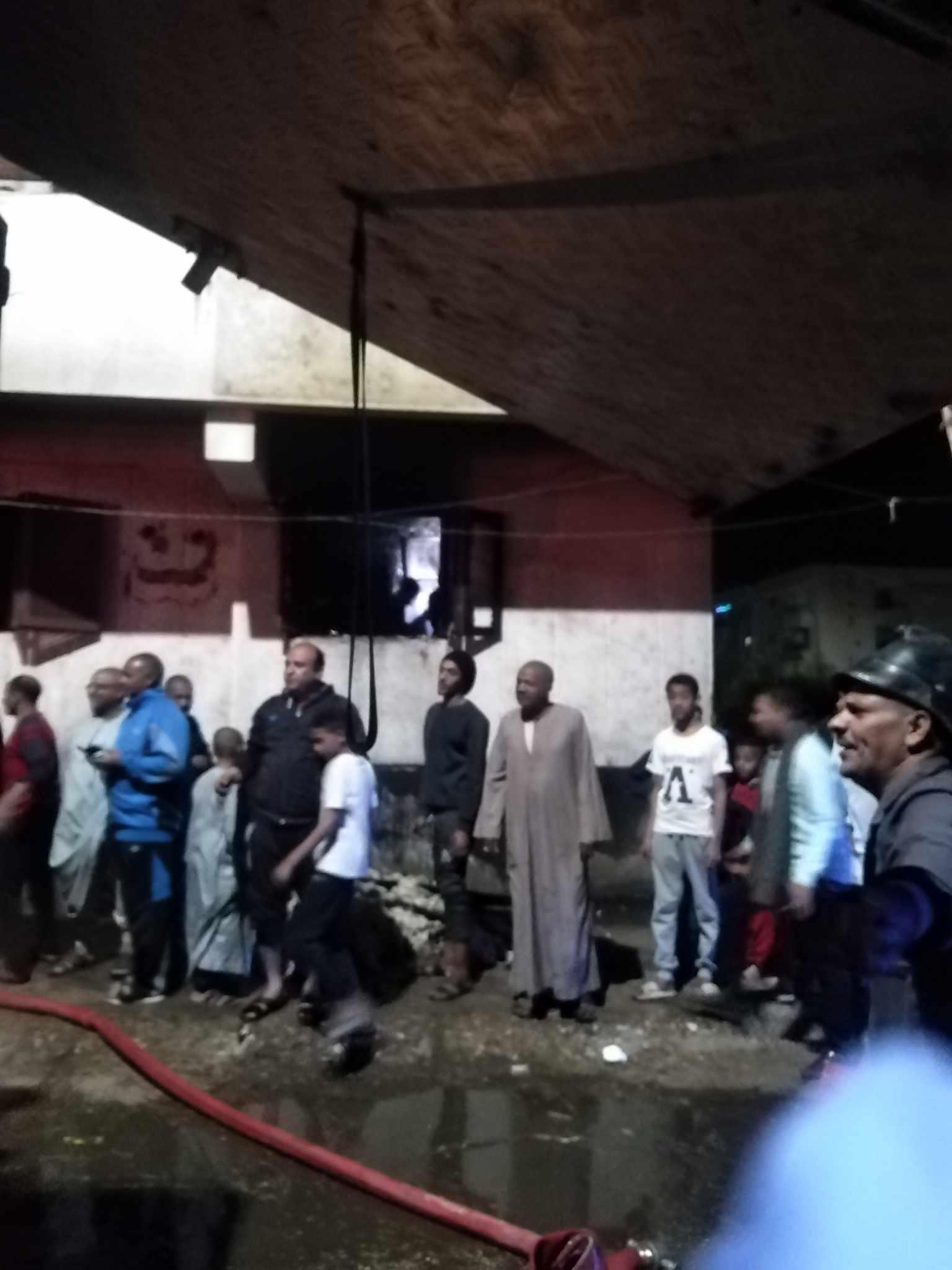  حريق نشب في وحدة سكنية 