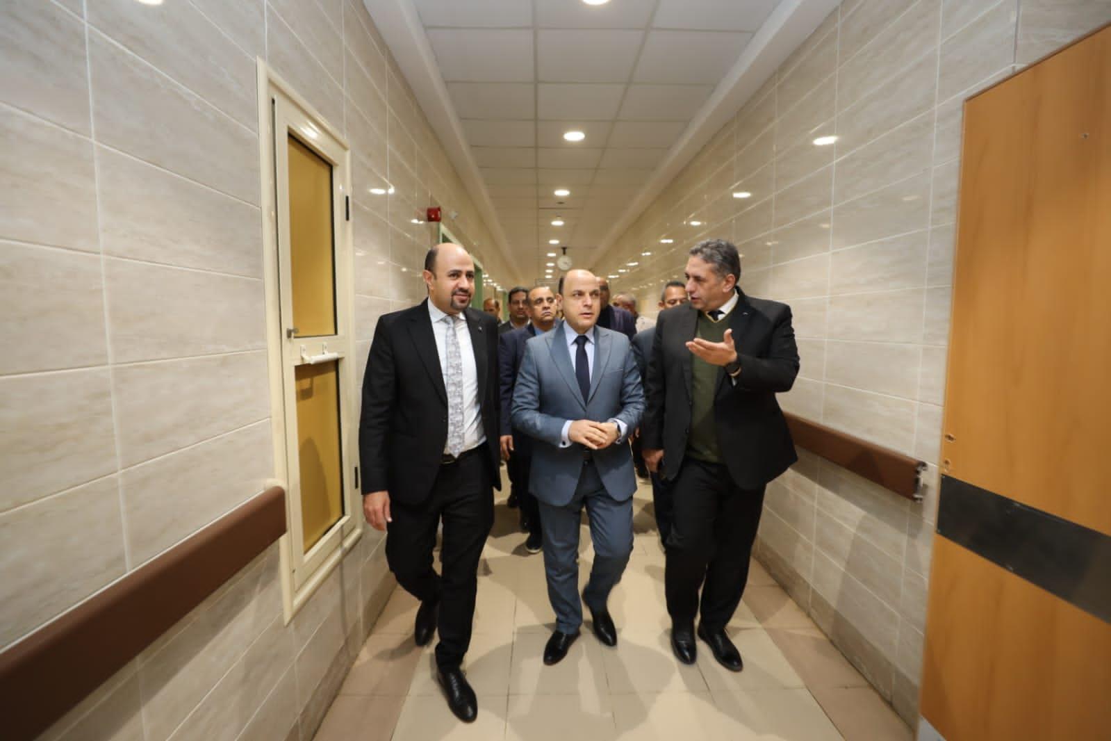  محافظ كفر الشيخ يتفقد مستشفى بلطيم التخصصي 