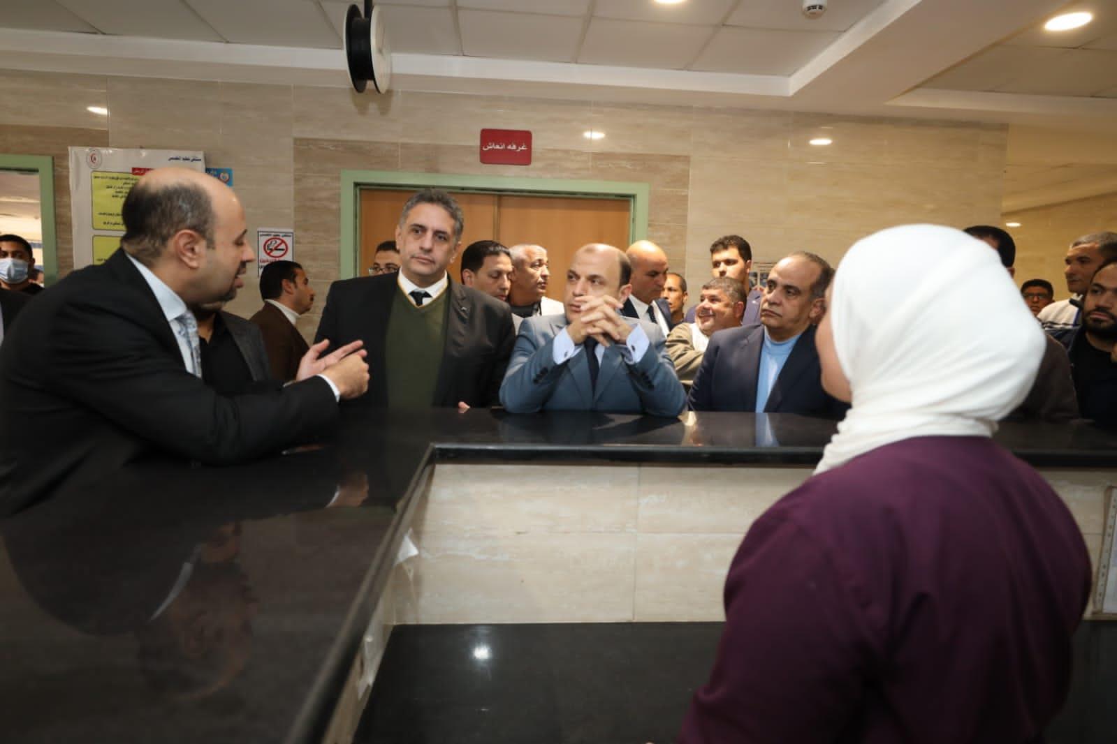  محافظ كفر الشيخ يتفقد مستشفى بلطيم التخصصي 