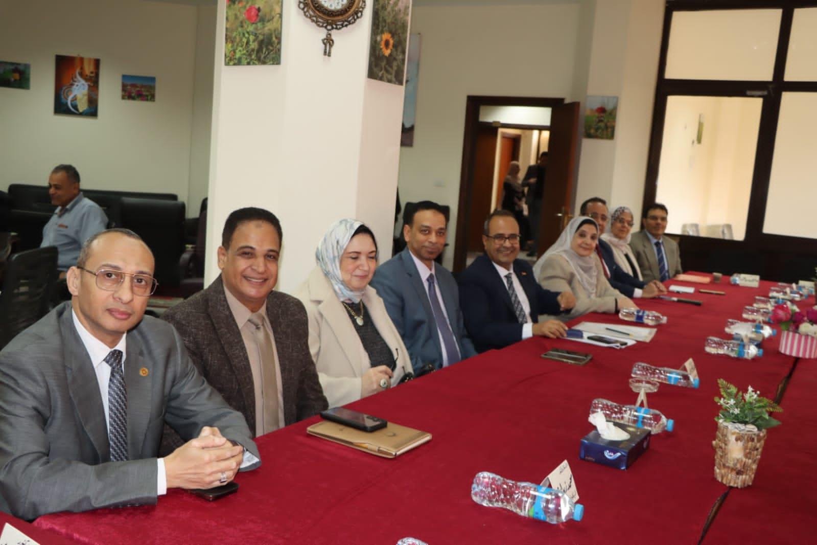  الدكتور أحمد القاصد رئيس جامعة المنوفية