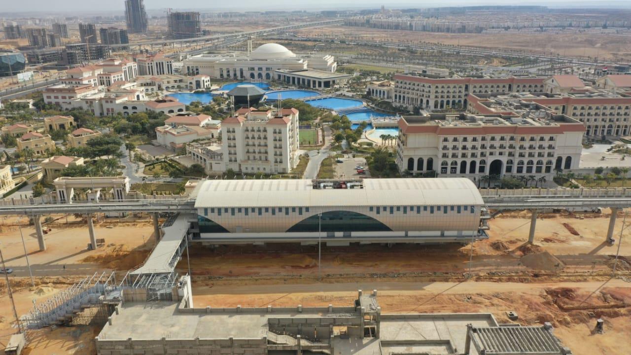 التشطيبات النهائية لمحطات مونوريل العاصمة الإدارية 