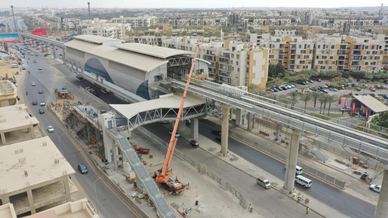 التشطيبات النهائية لمحطات مونوريل العاصمة الإدارية 
