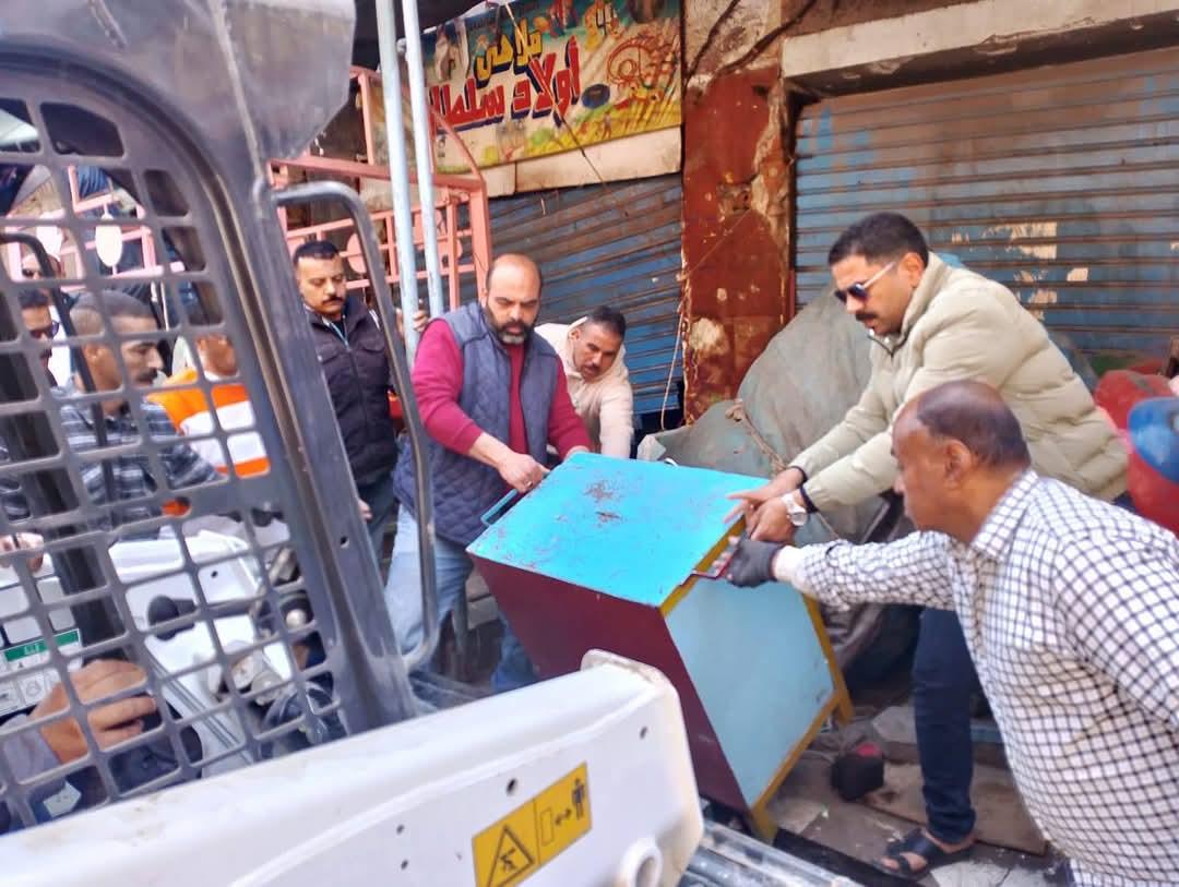 قامت الأجهزة التنفيذية بمحافظة الجيزة، متمثلة في حي بولاق الدكرور، تحت قيادة الدكتور محمود فؤاد رئيس الحي ونواب القطاعات ومديري الأشغالات، بالتعاون مع قطاع أمن الجيزة، وشرطة المرافق، وقسم بولاق الدكرور، بحملة أشغالات مكبرة لازالة جميع العوائق والاشغالات التس تعوق حركة المواطنين من الطريق العام.