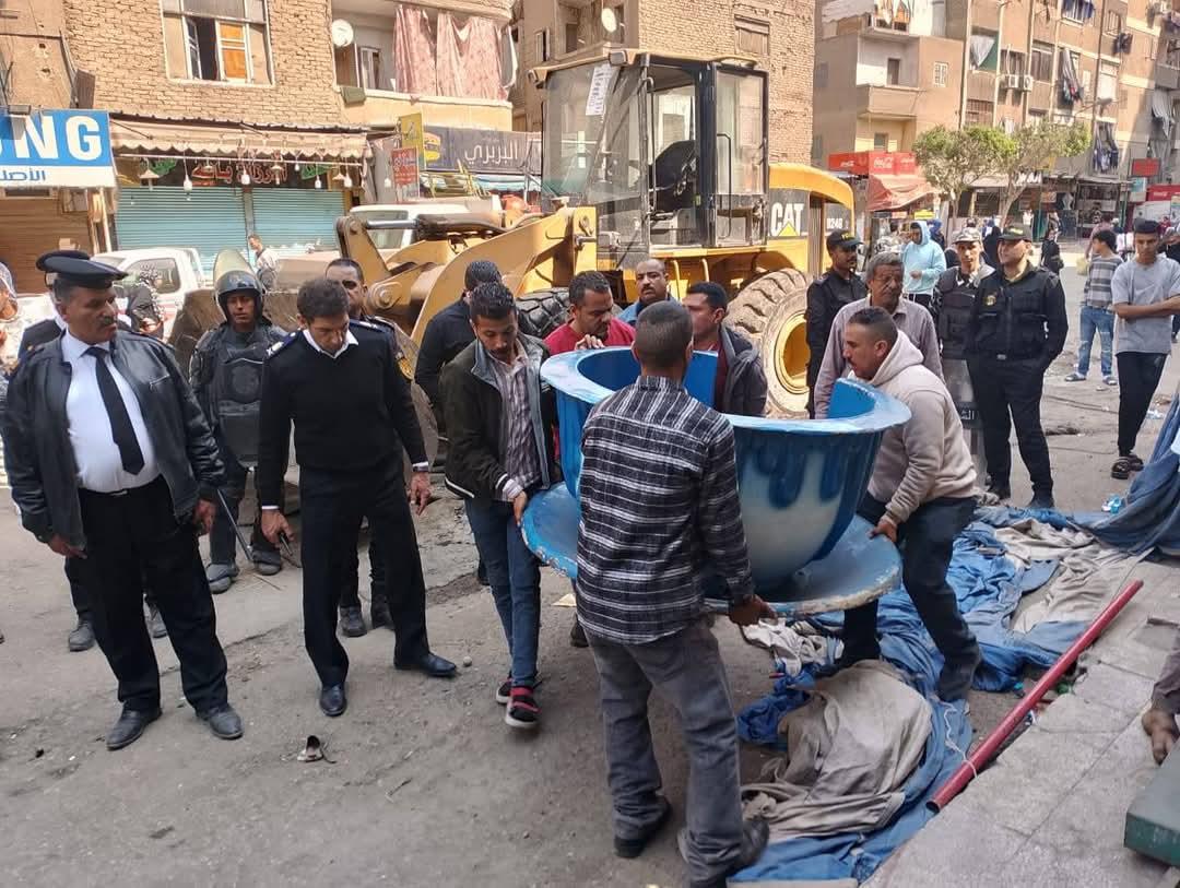 قامت الأجهزة التنفيذية بمحافظة الجيزة، متمثلة في حي بولاق الدكرور، تحت قيادة الدكتور محمود فؤاد رئيس الحي ونواب القطاعات ومديري الأشغالات، بالتعاون مع قطاع أمن الجيزة، وشرطة المرافق، وقسم بولاق الدكرور، بحملة أشغالات مكبرة لازالة جميع العوائق والاشغالات التس تعوق حركة المواطنين من الطريق العام.