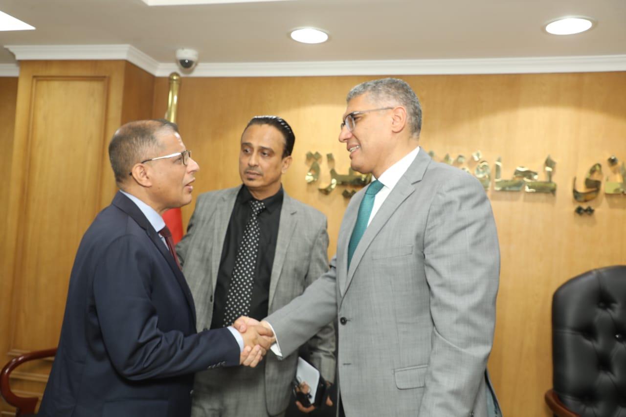محافظ الجيزة يلتقي الوفد اليمني التابع للمنظمة العربية للتنمية الإدارية 
