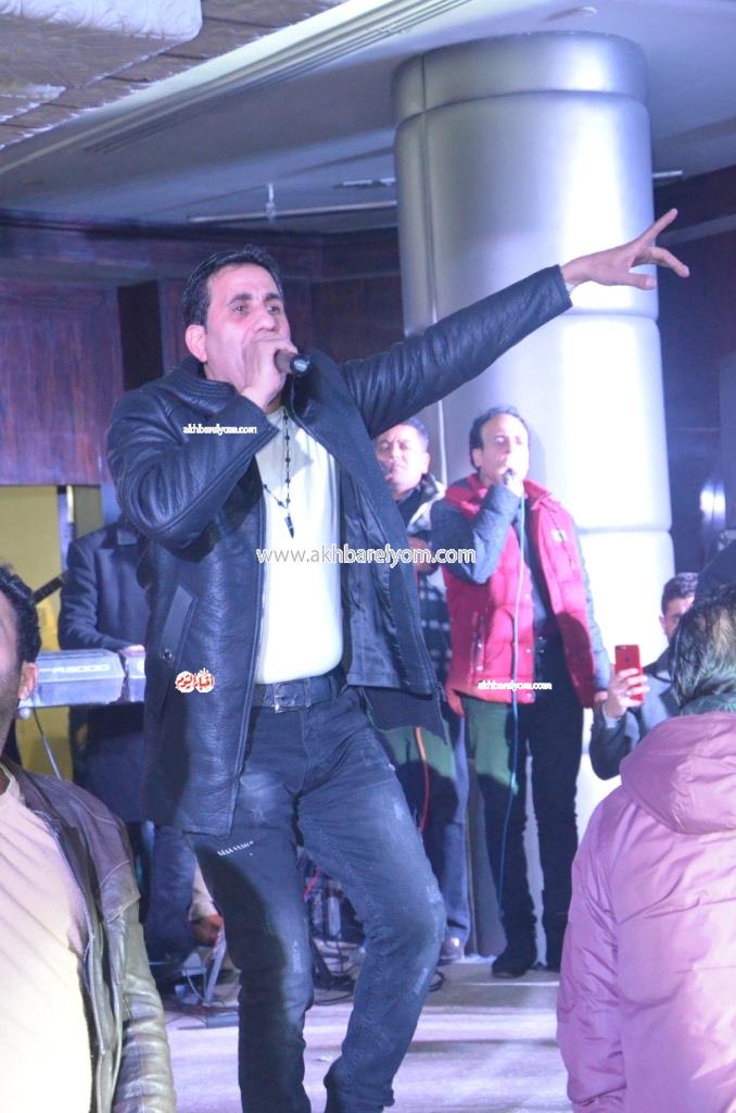 أحمد شيبه ودينا وشيرين يحيى يحتفلان برأس السنة علي طريقتهم الخاصة