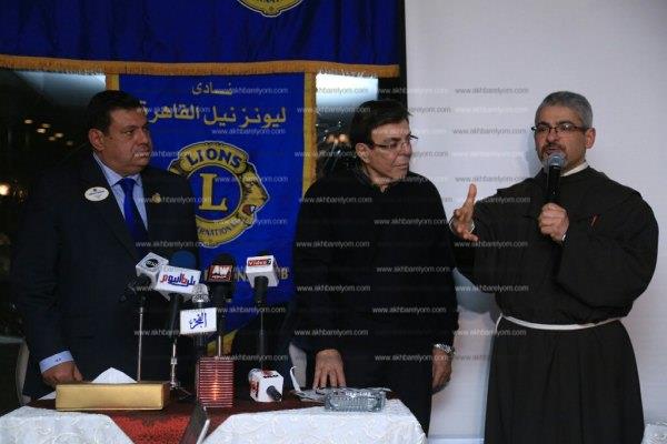 تكريم محمد منير بحفل «ليونز النيل»
