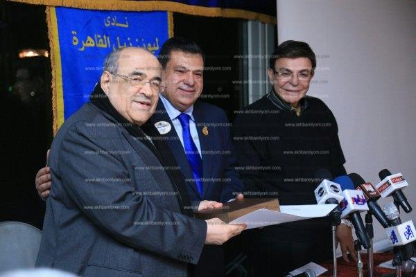 تكريم محمد منير بحفل «ليونز النيل»