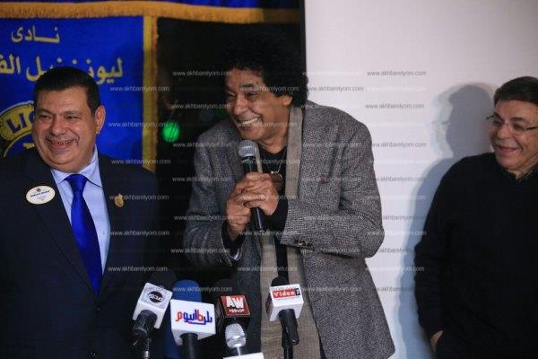 تكريم محمد منير بحفل «ليونز النيل»