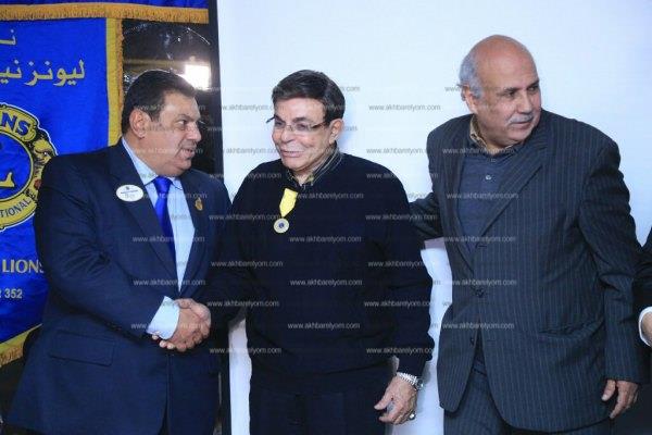 تكريم محمد منير بحفل «ليونز النيل»