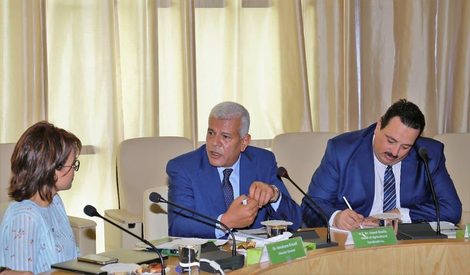 خلال زيارة  نقيب الزراعيين