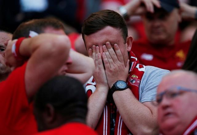 دموع جماهير ليفربول بعد خسارة دوري أبطال أوروبا