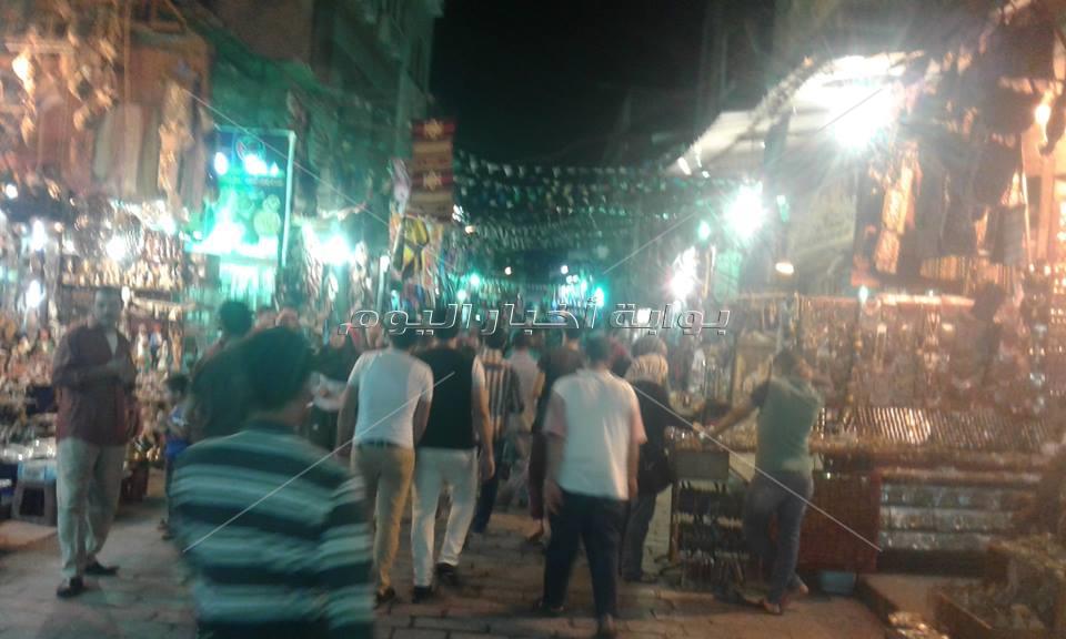 «المعز» و«خان الخليلي» كرنفالات الغناء والتسوق في ليالي رمضان