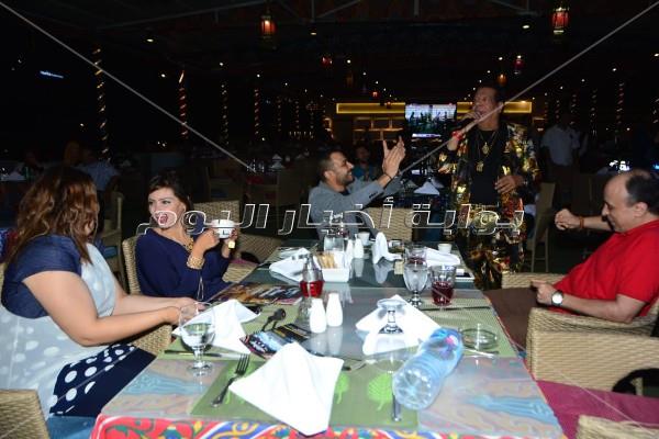 شعبان عبد الرحيم نجم سهرة خيمة «كايرو سكاى»
