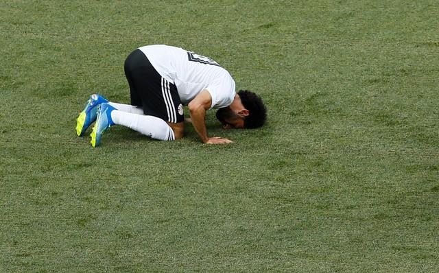 «صلاح» يرفض الاحتفال بهدفه ضد السعودية