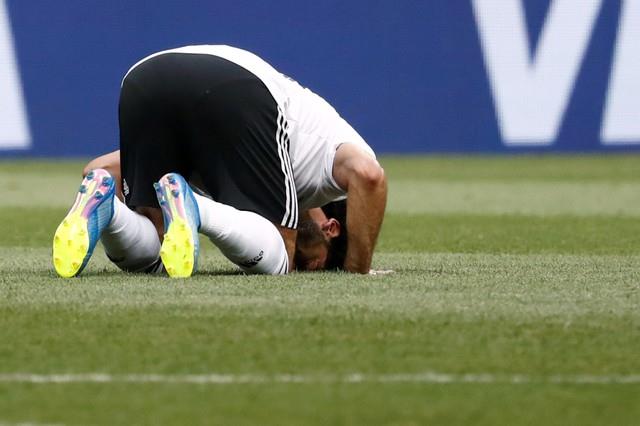 «صلاح» يرفض الاحتفال بهدفه ضد السعودية