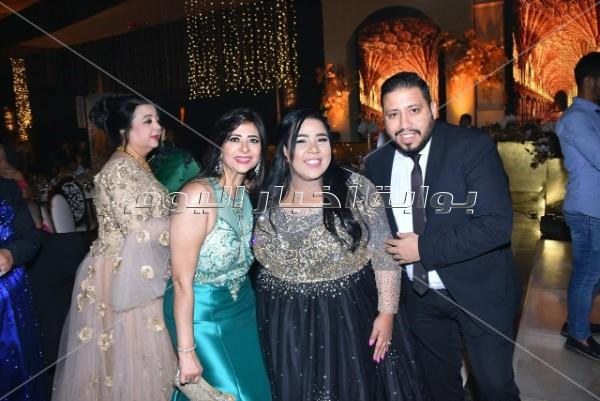 فنانون ورياضيون يحتفلون بزفاف فرح علي.. وتامر حسني يُشعل الحفل