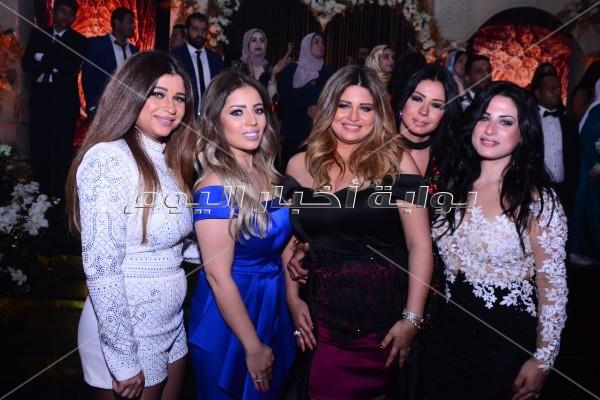 فنانون ورياضيون يحتفلون بزفاف فرح علي.. وتامر حسني يُشعل الحفل