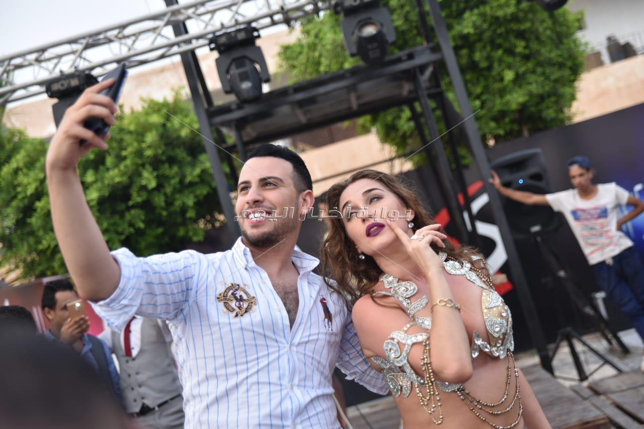 حمادة مجدي يُغني.. وأنستاسيا ترقص بحفل «club xS»
