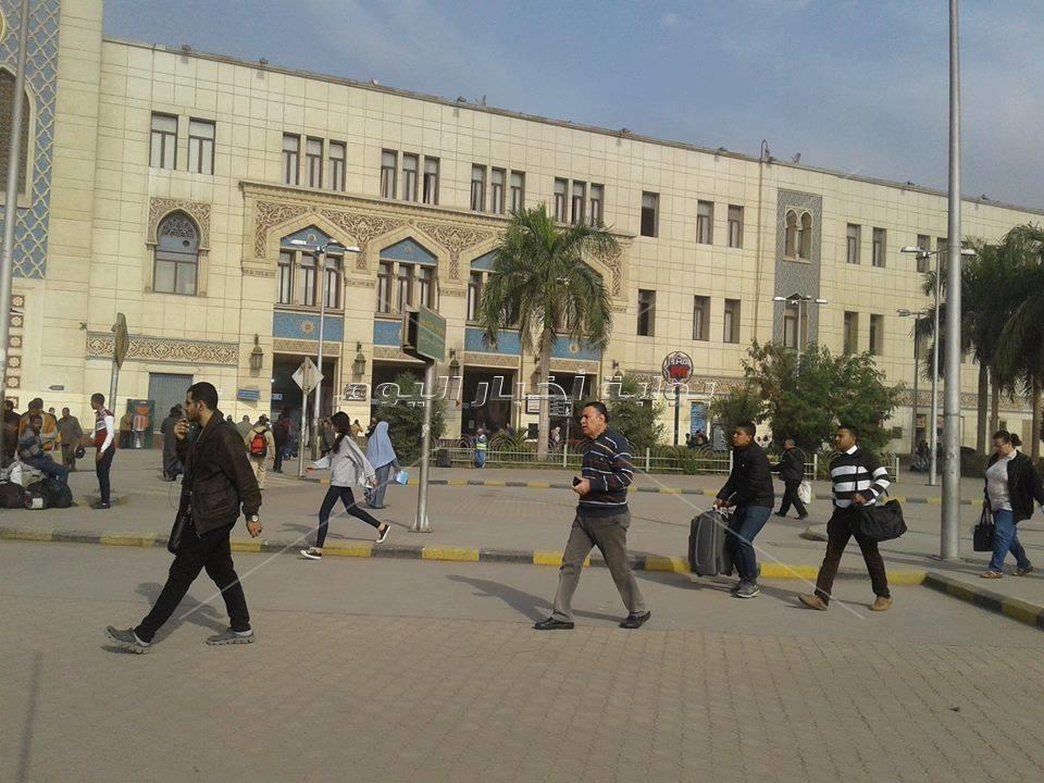 أزمة كل عيد| القطارات كاملة العدد.. وأجرة الميكروباص والأتوبيسات «نار»