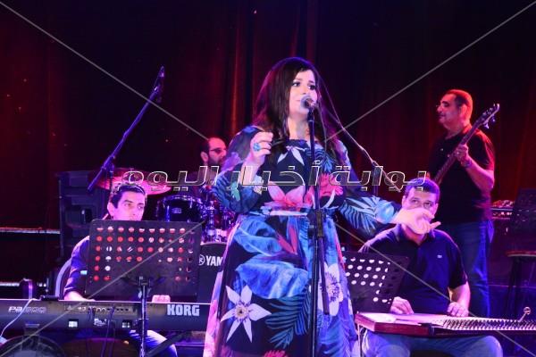 وعد البحري تتألق بأغاني أسمهان والعندليب بساقية الصاوي