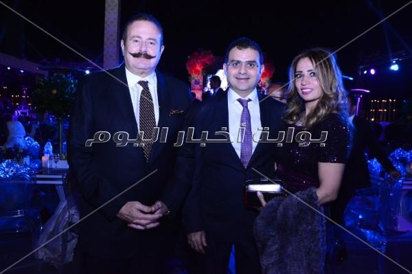 عمرو دياب ورامي عياش يشعلان زفاف «وليد ونورهان»