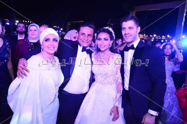 عمرو دياب ورامي عياش يشعلان زفاف «وليد ونورهان»