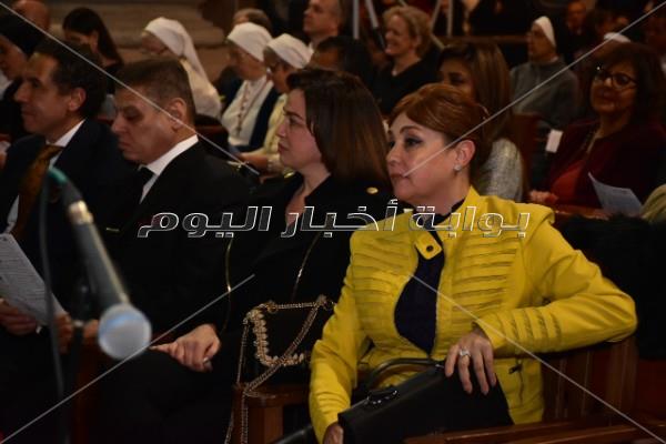 إلهام شاهين ونور ولقاء الخميسي يحتفلون بـ«الكريسماس» في سان جوزيف