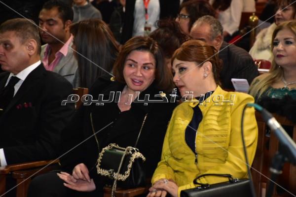إلهام شاهين ونور ولقاء الخميسي يحتفلون بـ«الكريسماس» في سان جوزيف