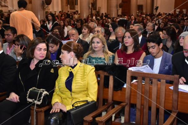 إلهام شاهين ونور ولقاء الخميسي يحتفلون بـ«الكريسماس» في سان جوزيف