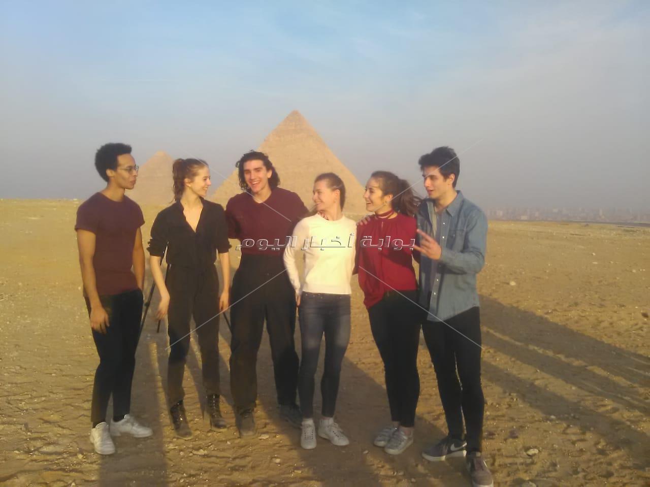 فريق أوبرا باريس يزور الاهرامات
