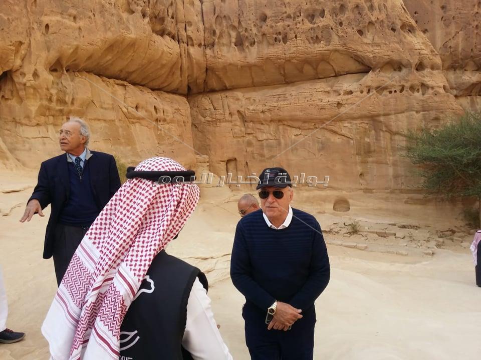عمر خيرت في جولة لزيارة المناطق الاثرية بمحافظة العلا