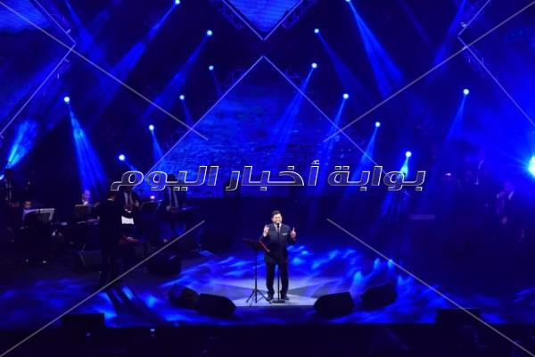«ديو» هاني شاكر ووائل جاسر على مسرح «المجاز» بالإمارات