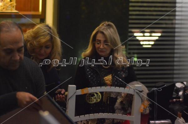 «شهيرة وسهير رمزي» لأول مرة بدون حجاب بمناسبة «عيد الحب»