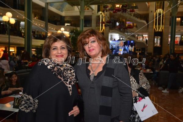 «شهيرة وسهير رمزي» لأول مرة بدون حجاب بمناسبة «عيد الحب»