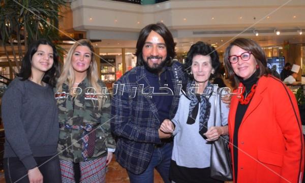 «شهيرة وسهير رمزي» لأول مرة بدون حجاب بمناسبة «عيد الحب»