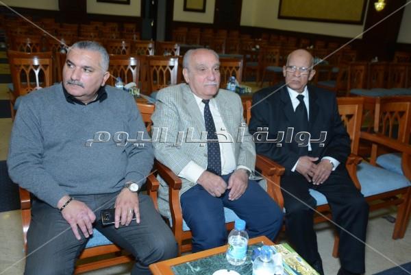 مصطفى قمر ونصر محروس في عزاء عاطف المناوي