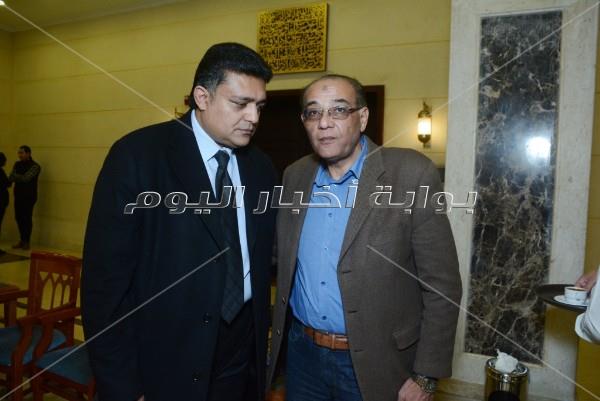 مصطفى قمر ونصر محروس في عزاء عاطف المناوي