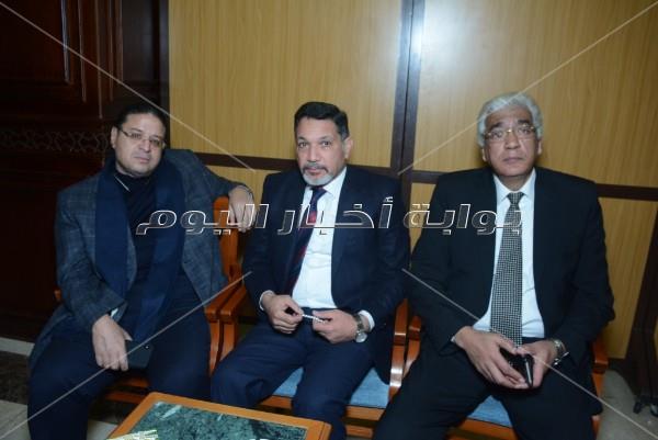 مصطفى قمر ونصر محروس في عزاء عاطف المناوي