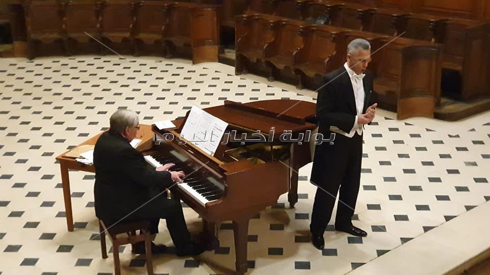 فرقة أوبرا القاهرة فى باريس