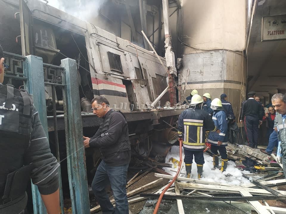 الصور الأولى لحريق جرار قطار محطة مصر بعد اخماده