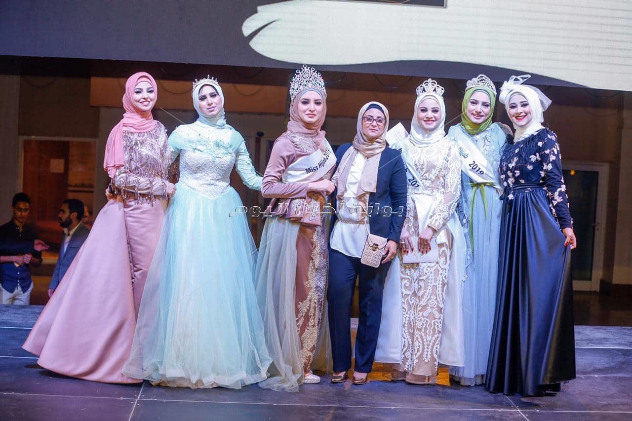 تتويج جنة يحي بلقب "ملكة جمال المحجبات"
