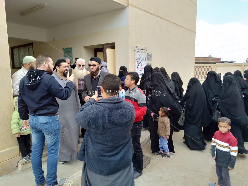  رئيس حزب النور يدلي بصوته في مسقط رأسه بالبحيرة