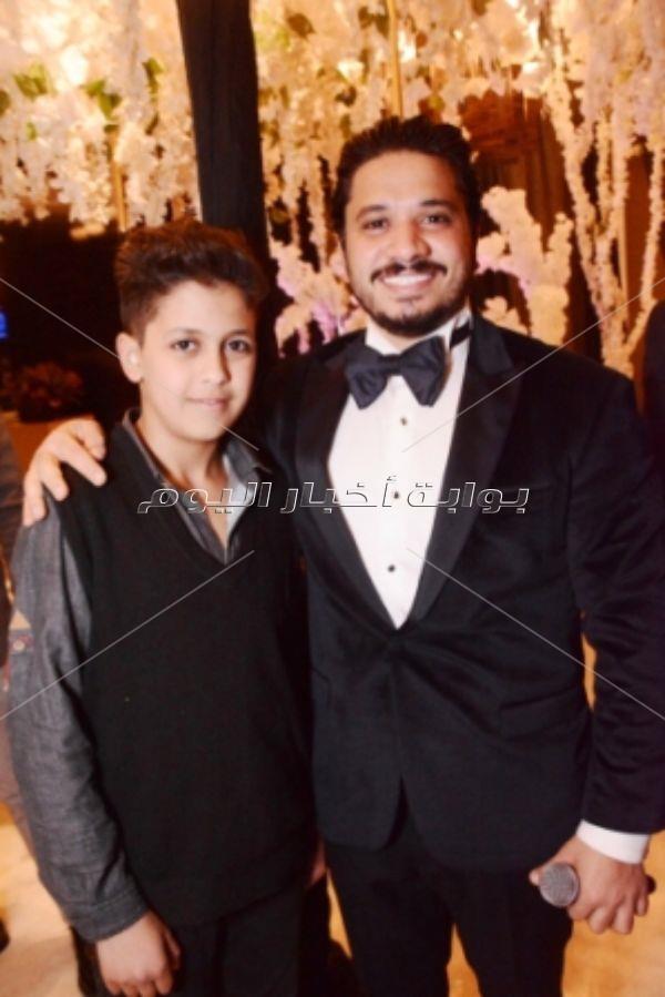 مصطفى حجاج يُشعل زفاف «بحري ودينا»