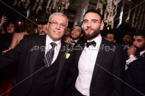 مصطفى حجاج يُشعل زفاف «بحري ودينا»
