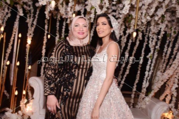 مصطفى حجاج يُشعل زفاف «بحري ودينا»