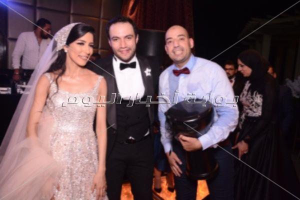 مصطفى حجاج يُشعل زفاف «بحري ودينا»